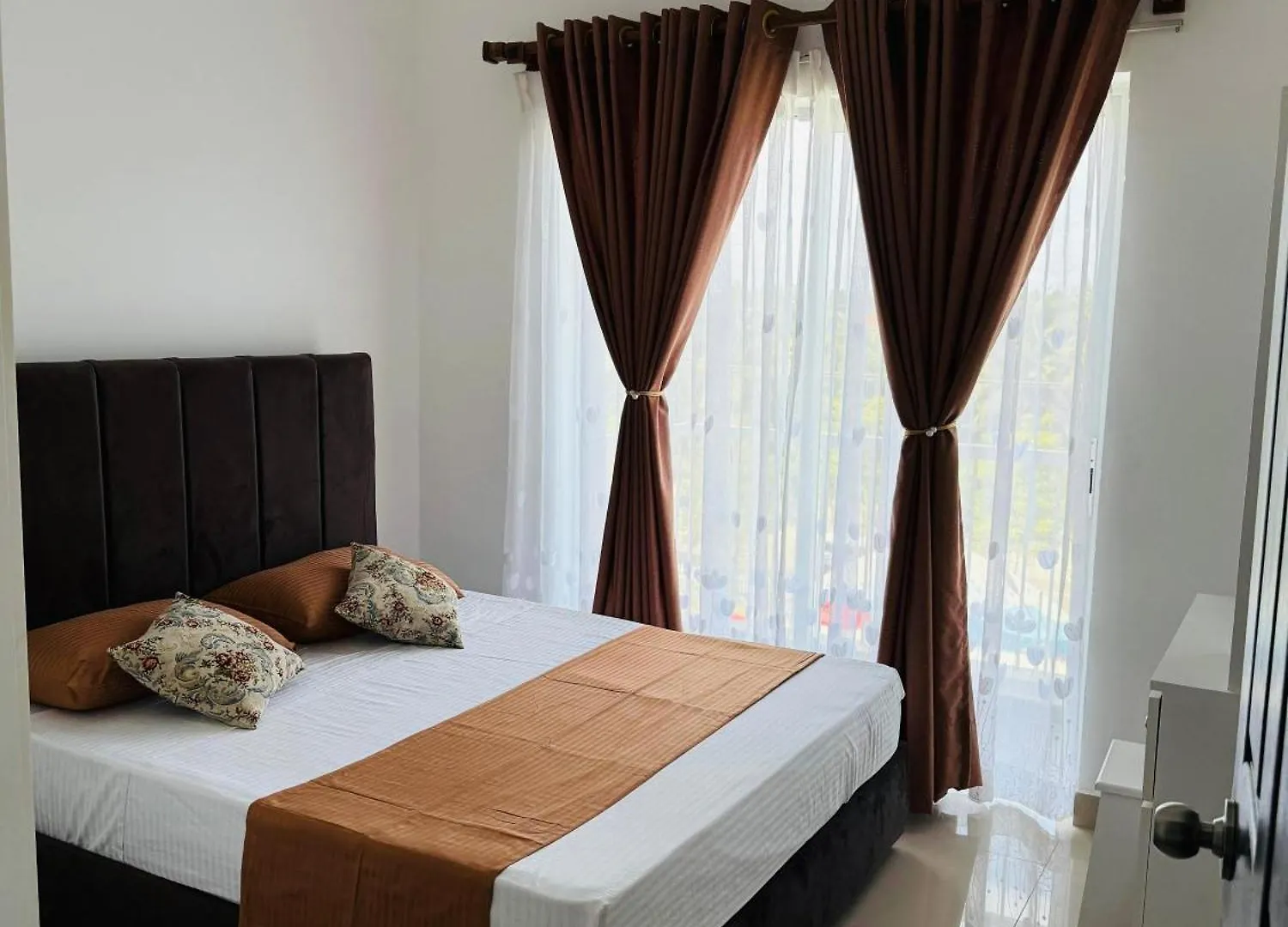 Airport S4 Apartment نيجومبو