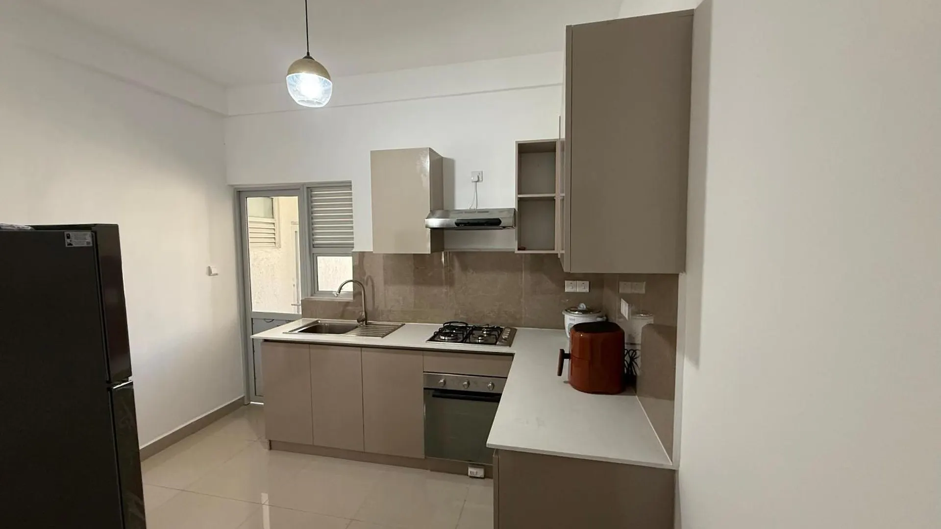 Airport S4 Apartment نيجومبو