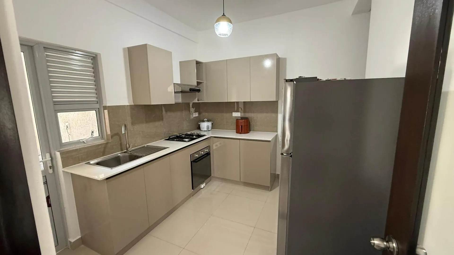 Airport S4 Apartment نيجومبو