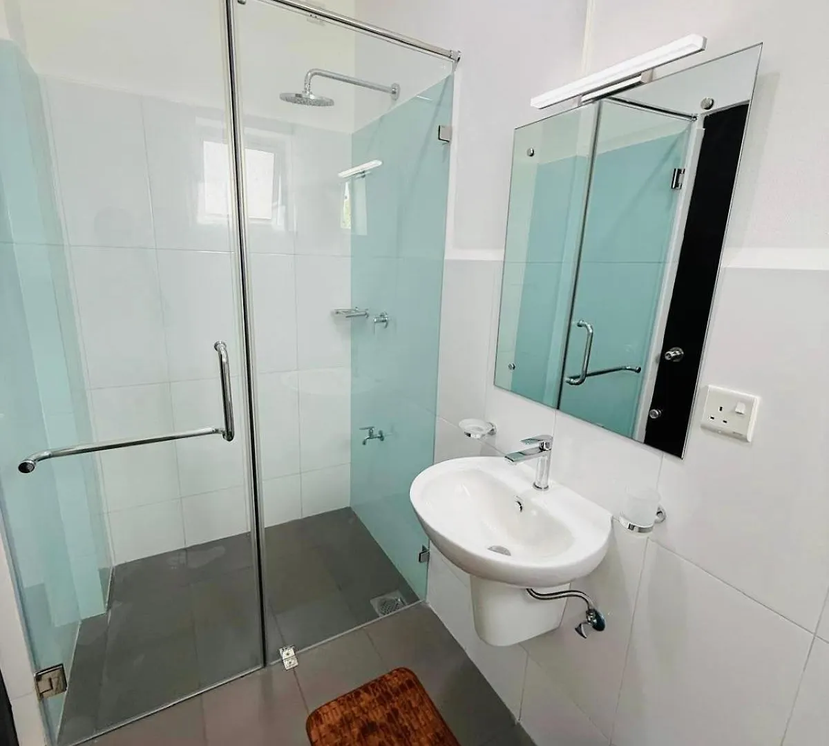 Airport S4 Apartment نيجومبو 0*,